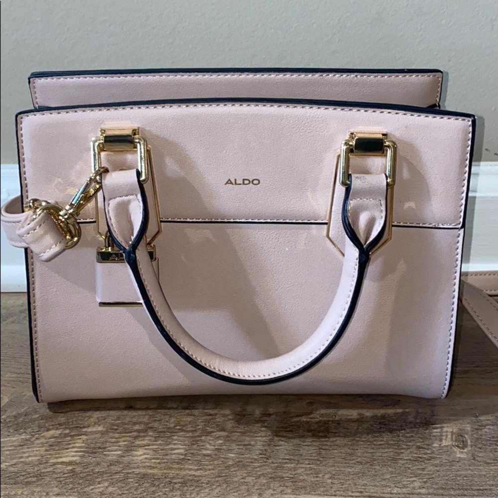 Woman’s Aldo hand/ crossbody bag